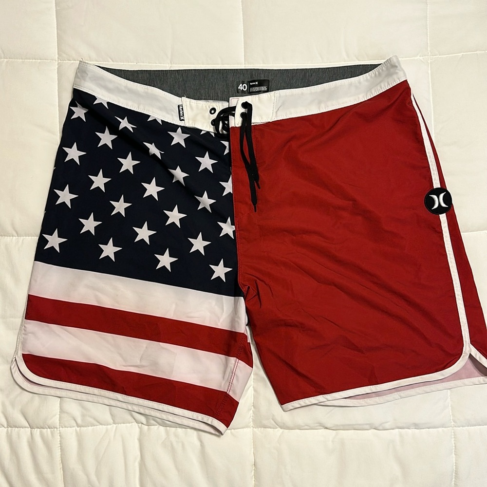 Size 40 Men’s Hurley Phantom Board Shorts